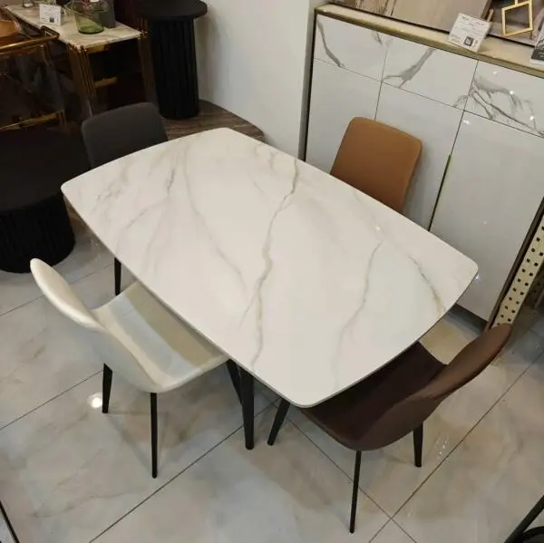 طاولة طعام ١٤٠ سم 